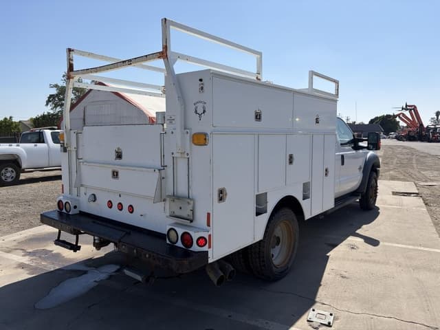Image of Ford F-450 equipment image 2