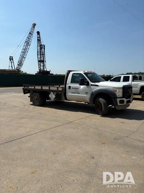 2015 Ford F-450 Equipment Image0