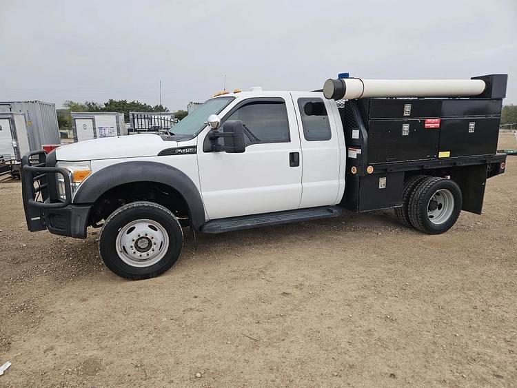 2015 Ford F-450 Equipment Image0