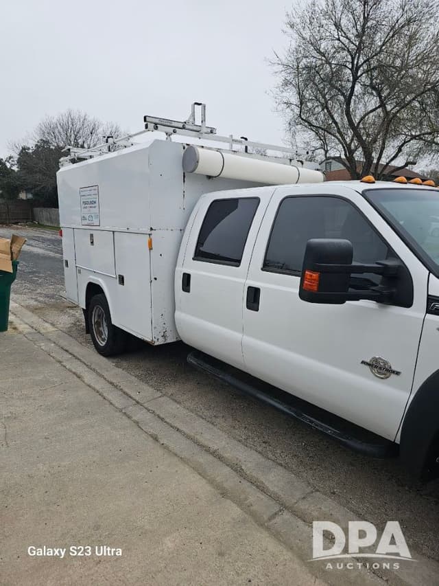 Image of Ford F-450 equipment image 2
