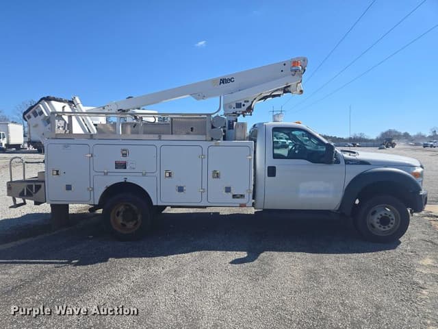 Image of Ford F-450 equipment image 3