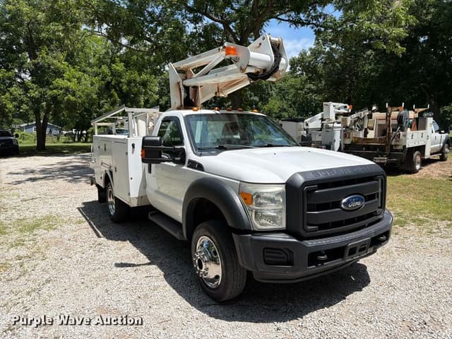 Image of Ford F-450 equipment image 2