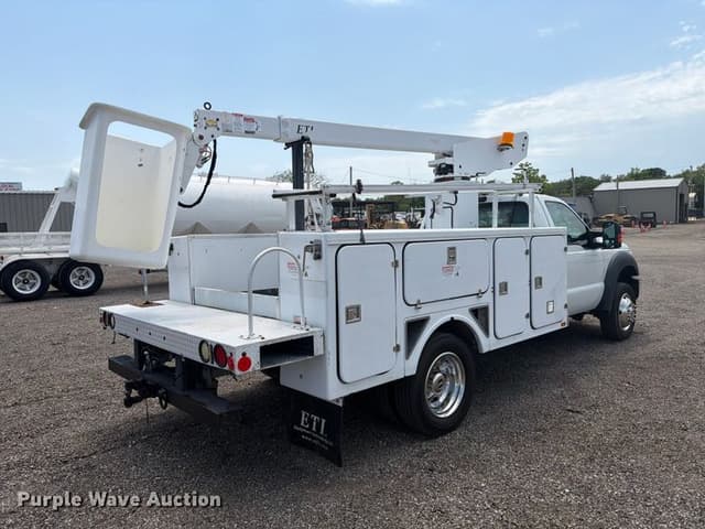 Image of Ford F-450 equipment image 4