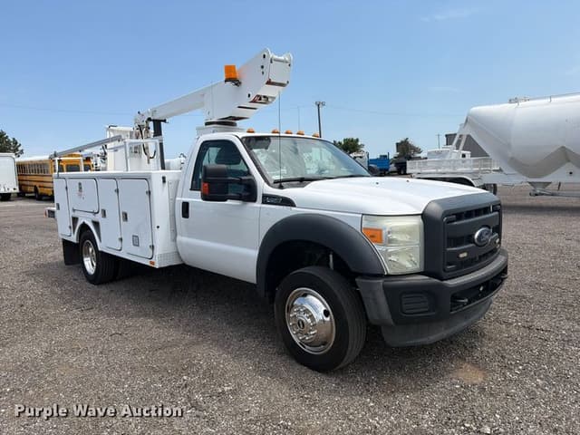 Image of Ford F-450 equipment image 2