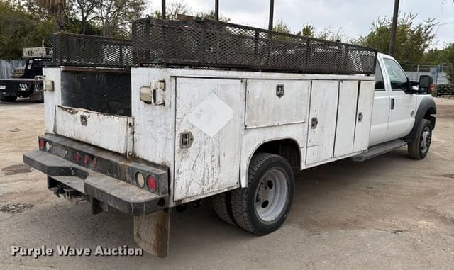 Image of Ford F-450 equipment image 4