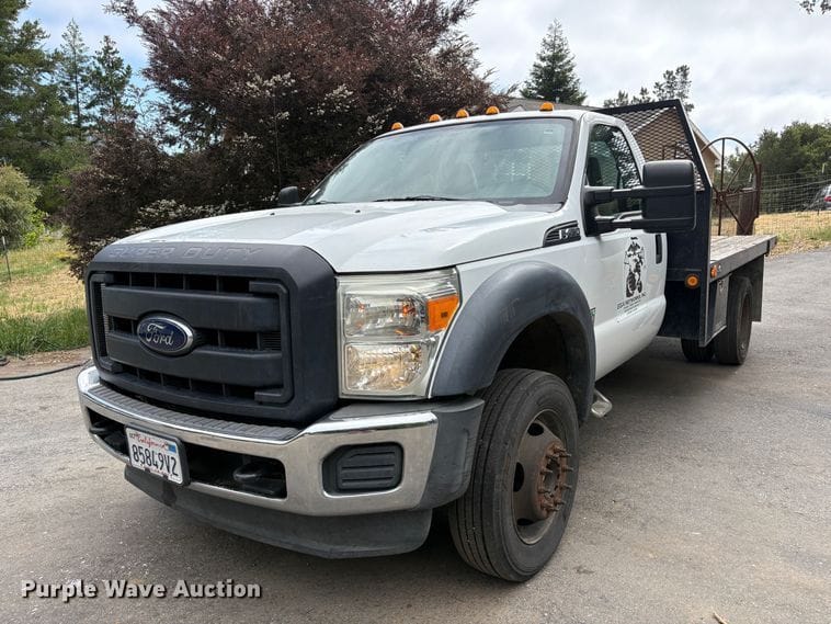 2015 Ford F-450 Equipment Image0