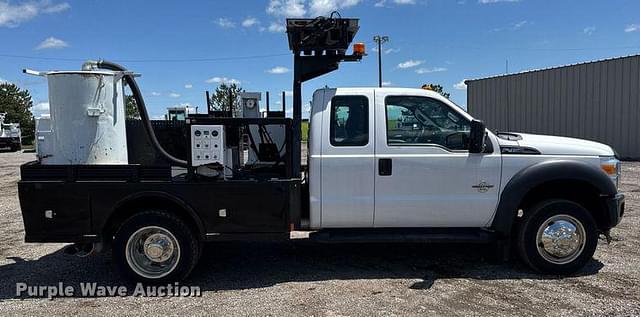 Image of Ford F-450 equipment image 3