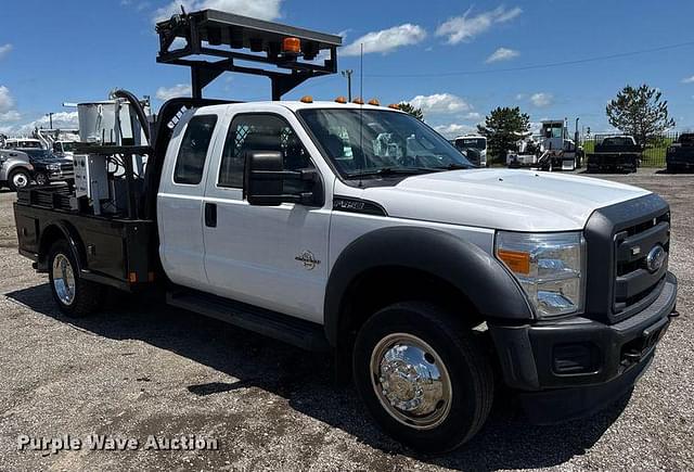 Image of Ford F-450 equipment image 2