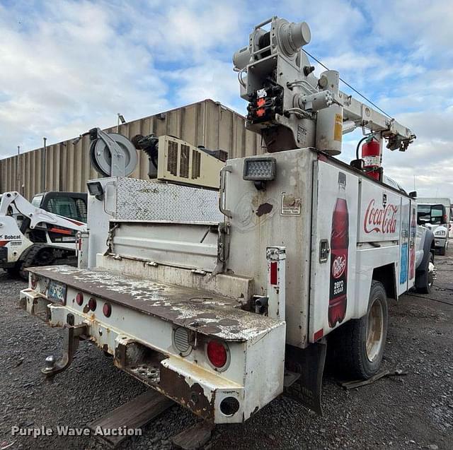 Image of Ford F-450 equipment image 4