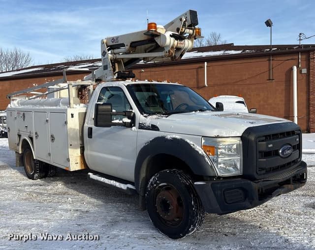 Image of Ford F-450 equipment image 2