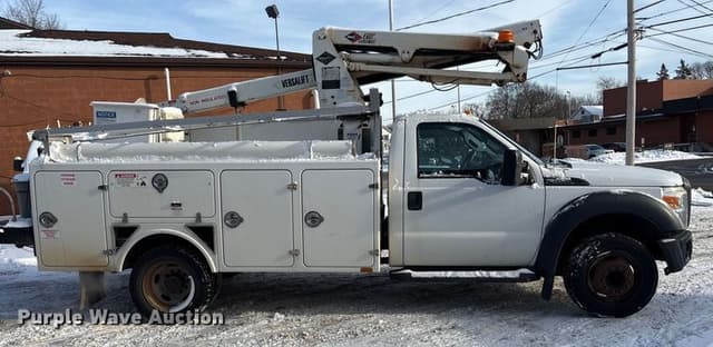 Image of Ford F-450 equipment image 3