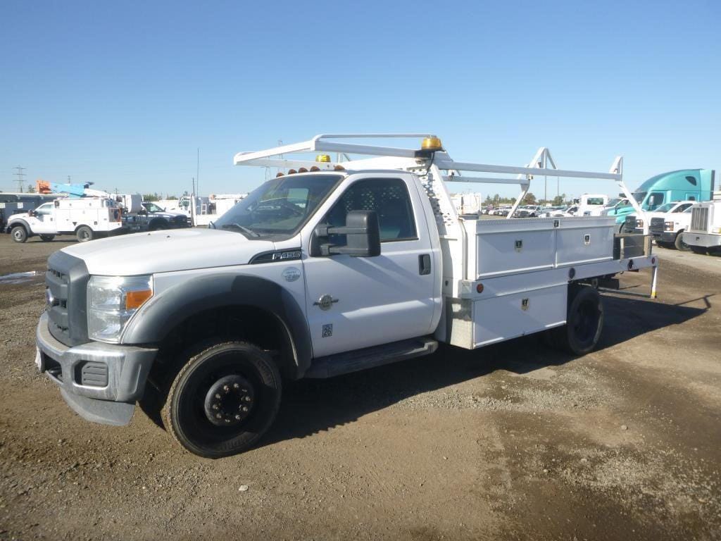 2015 Ford F-450 Equipment Image0