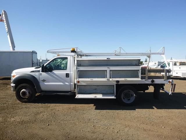 Image of Ford F-450 equipment image 4