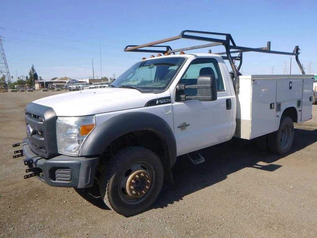 Image of Ford F-450 Primary image