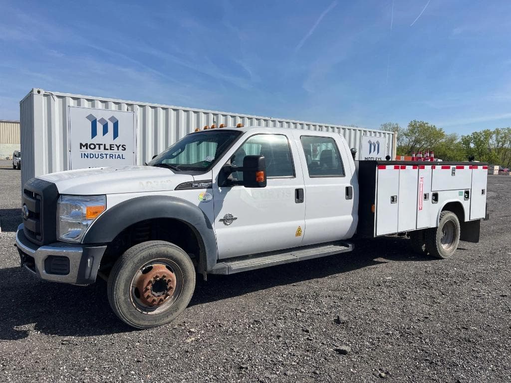 Image of Ford F-450 Primary image