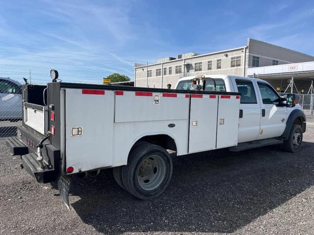 Image of Ford F-450 equipment image 4