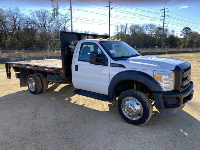 Image of Ford F-450 equipment image 3