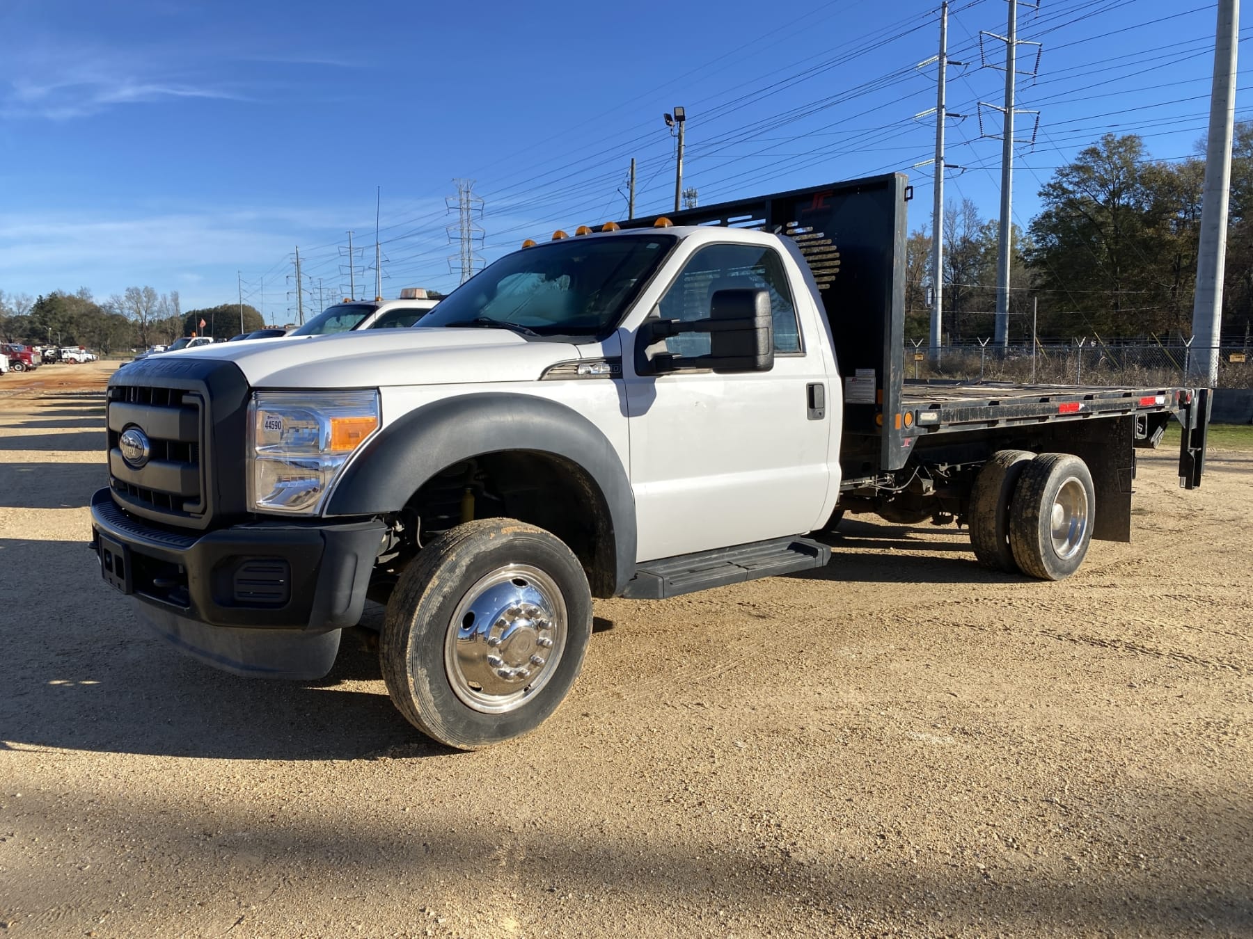 2015 Ford F-450 Equipment Image0