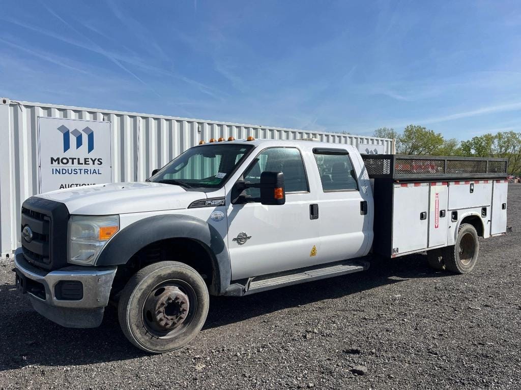 2015 Ford F-450 Equipment Image0