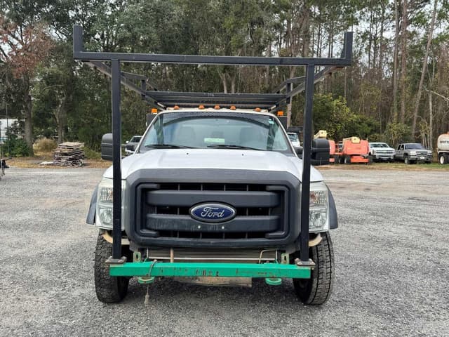 Image of Ford F-550 equipment image 1