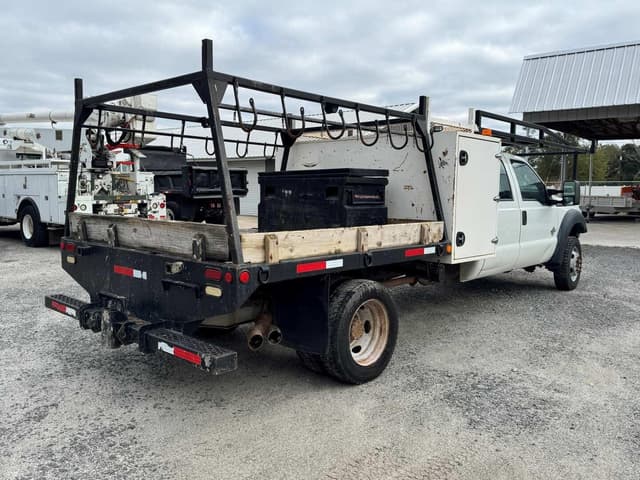 Image of Ford F-550 equipment image 3