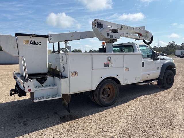 Image of Ford F-550 equipment image 2