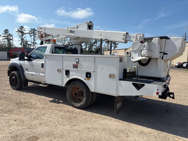 Image of Ford F-550 equipment image 3