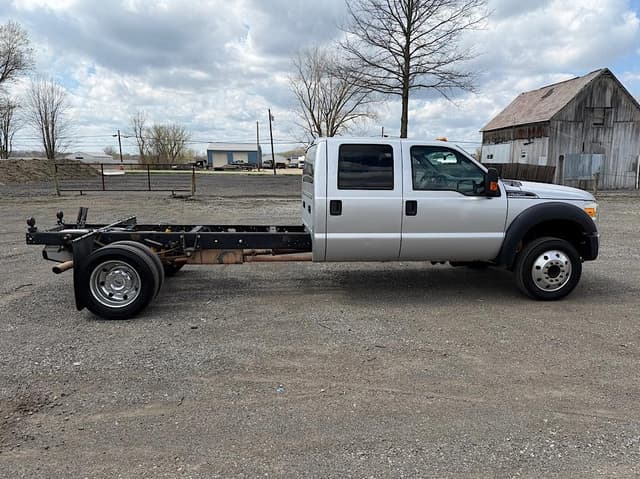 Image of Ford F-550 equipment image 3