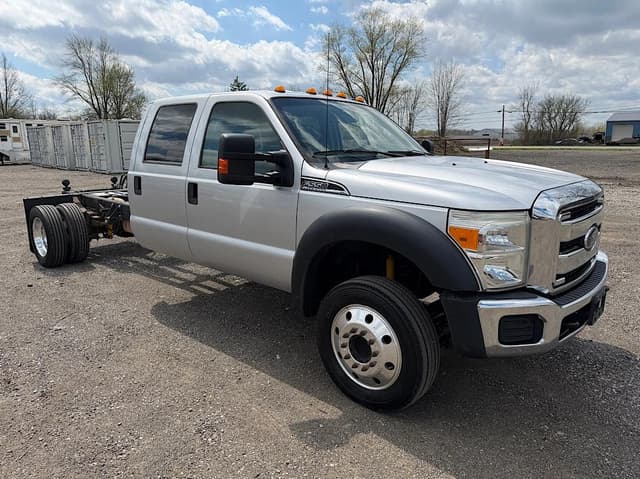 Image of Ford F-550 equipment image 2