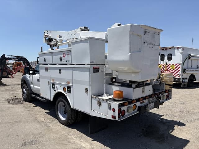 Image of Ford F-550 equipment image 3