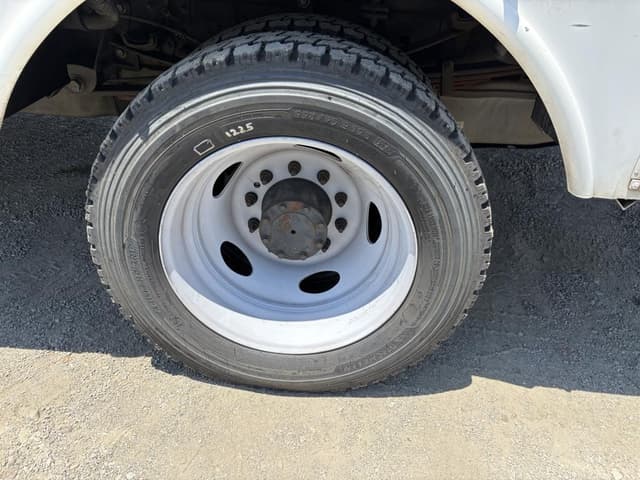 Image of Ford F-550 equipment image 4