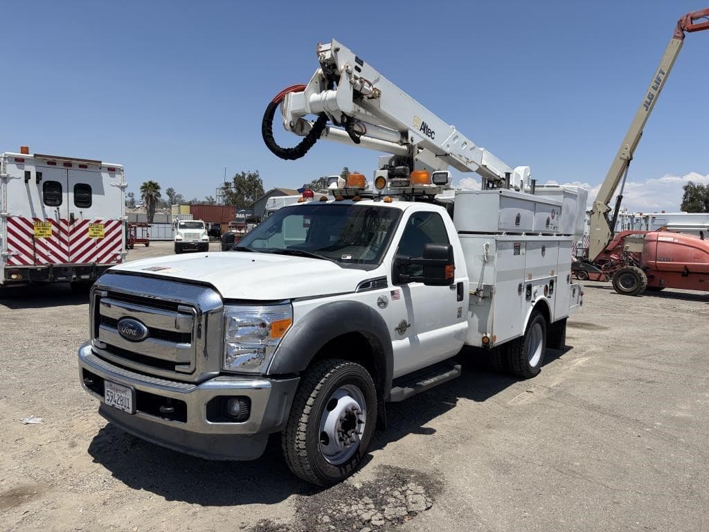 Image of Ford F-550 Primary image