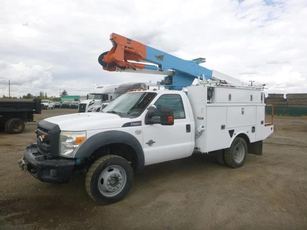 2015 Ford F-550 Equipment Image0