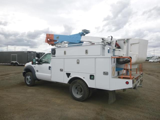 Image of Ford F-550 equipment image 3