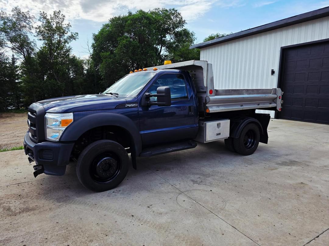 Image of Ford F-550 Primary image