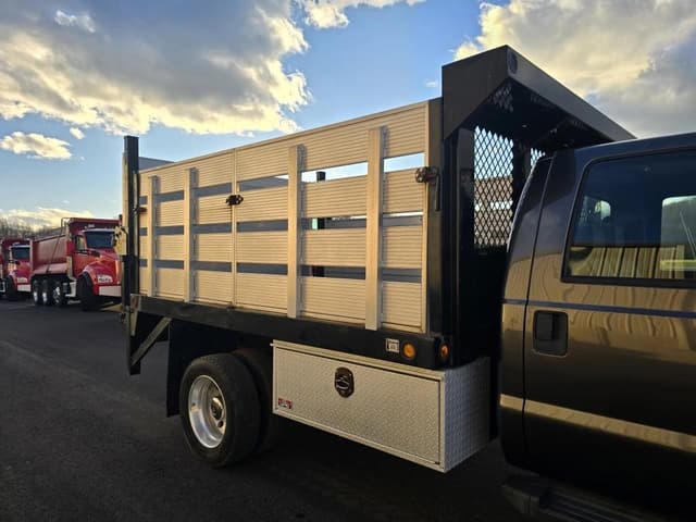 Image of Ford F-550 equipment image 4