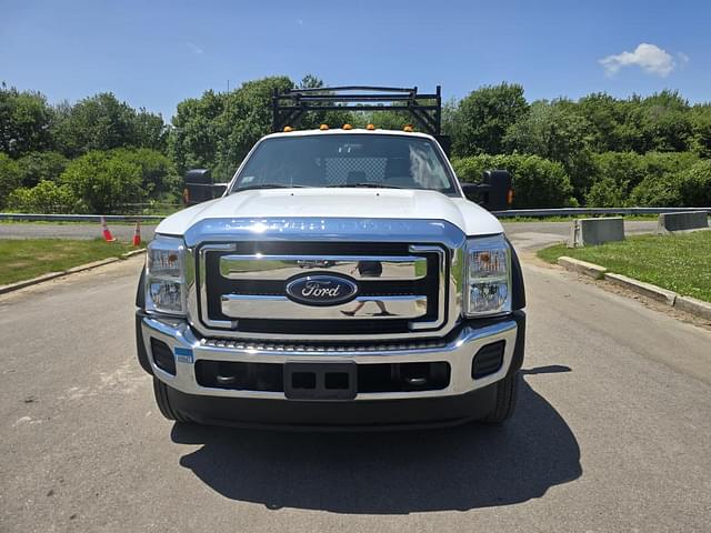 Image of Ford F-550 equipment image 2