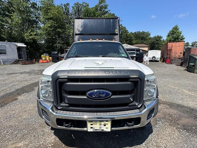 Image of Ford F-550 equipment image 3
