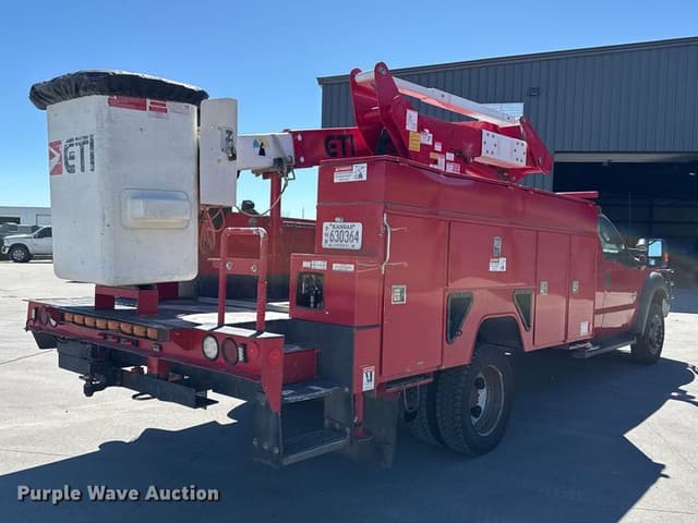 Image of Ford F-550 equipment image 4
