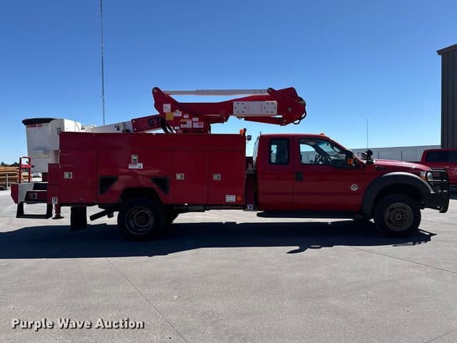 Image of Ford F-550 equipment image 3