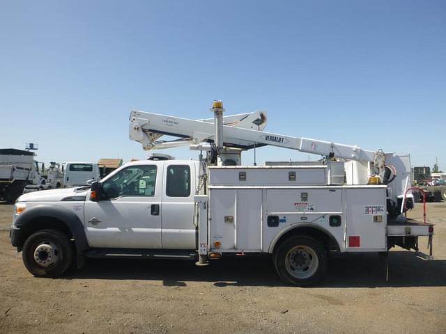 Image of Ford F-550 equipment image 4