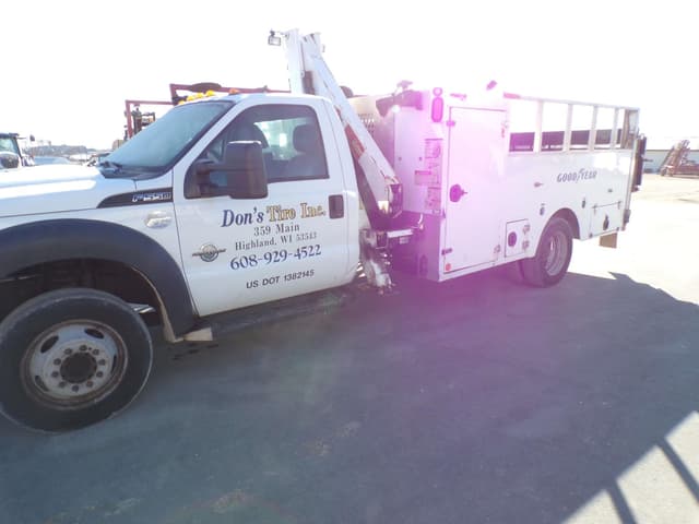 Image of Ford F-550 equipment image 3