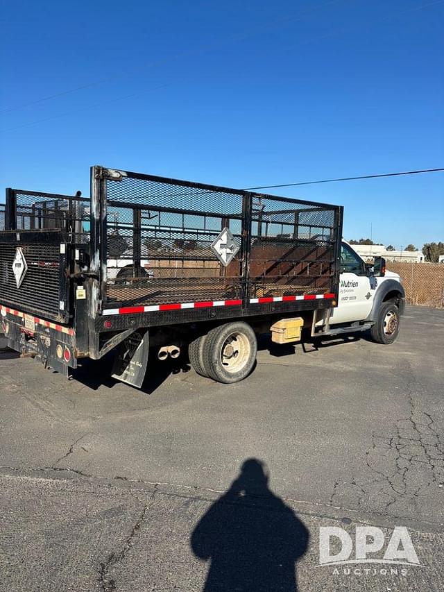 Image of Ford F-550 equipment image 3