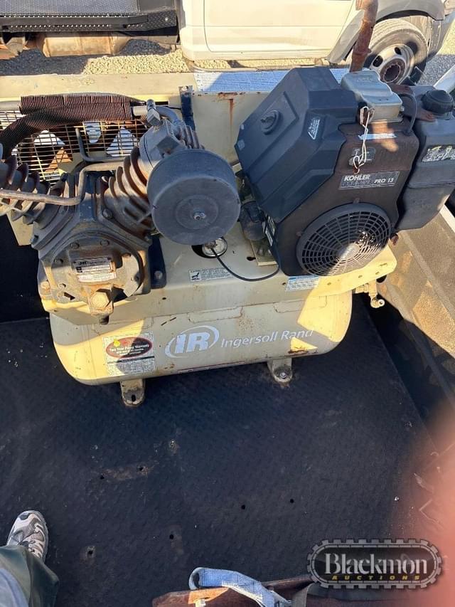 Image of Ford F-550 equipment image 4