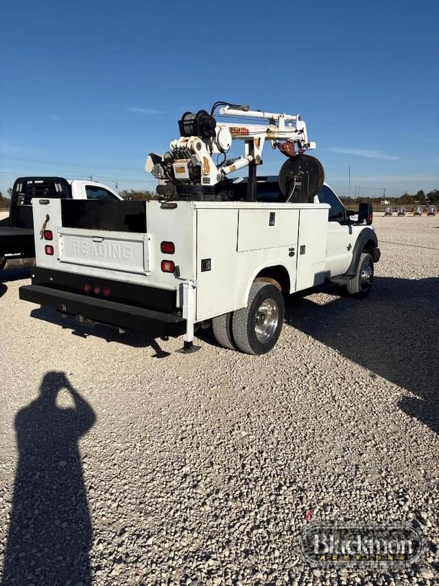 Image of Ford F-550 equipment image 2