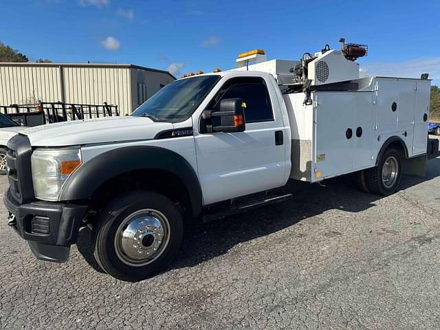 Image of Ford F-550 equipment image 1