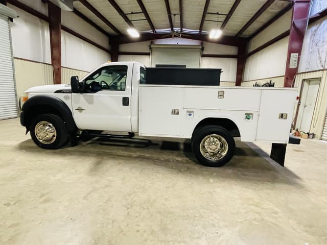 Image of Ford F-550 equipment image 2