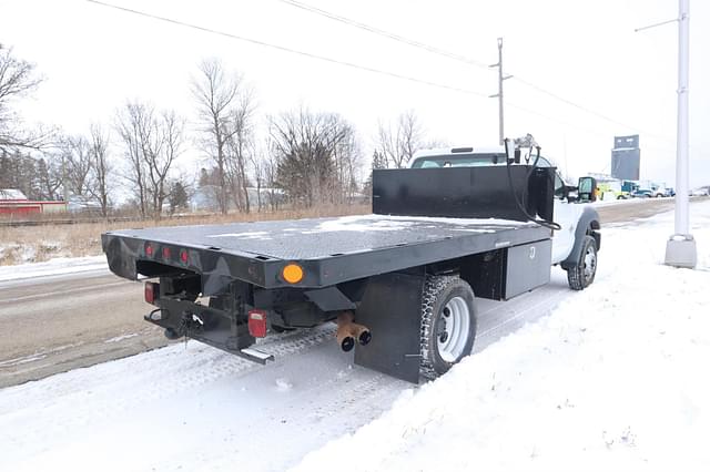 Image of Ford F-550 equipment image 2