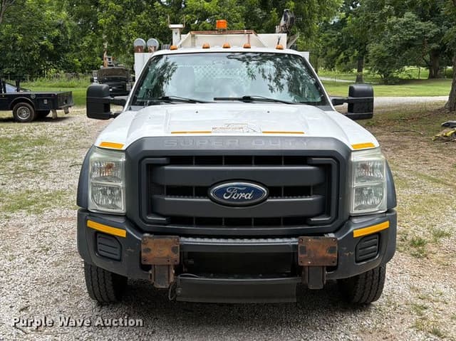 Image of Ford F-550 equipment image 1