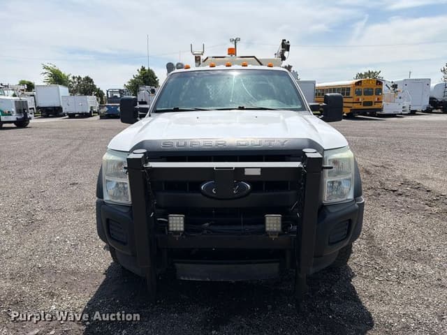 Image of Ford F-550 equipment image 1